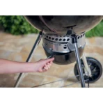 Barbecue charbon WEBER master-touch GBS premium E-5775 black sur pied 57 cm – Image 15